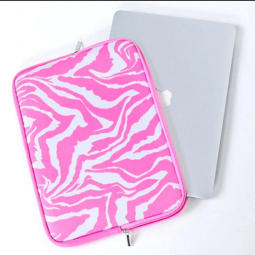 NEW! Princess Polly Pink Zebra Laptop Case barbie barbiecore - Picture 4 of 4